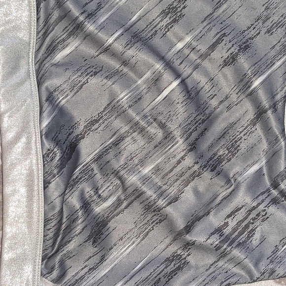 Last chance! JOYLAB SHINEY STRAPPY BACK Long Line Sport Bra or Dance Top Size S - Picture 6 of 7